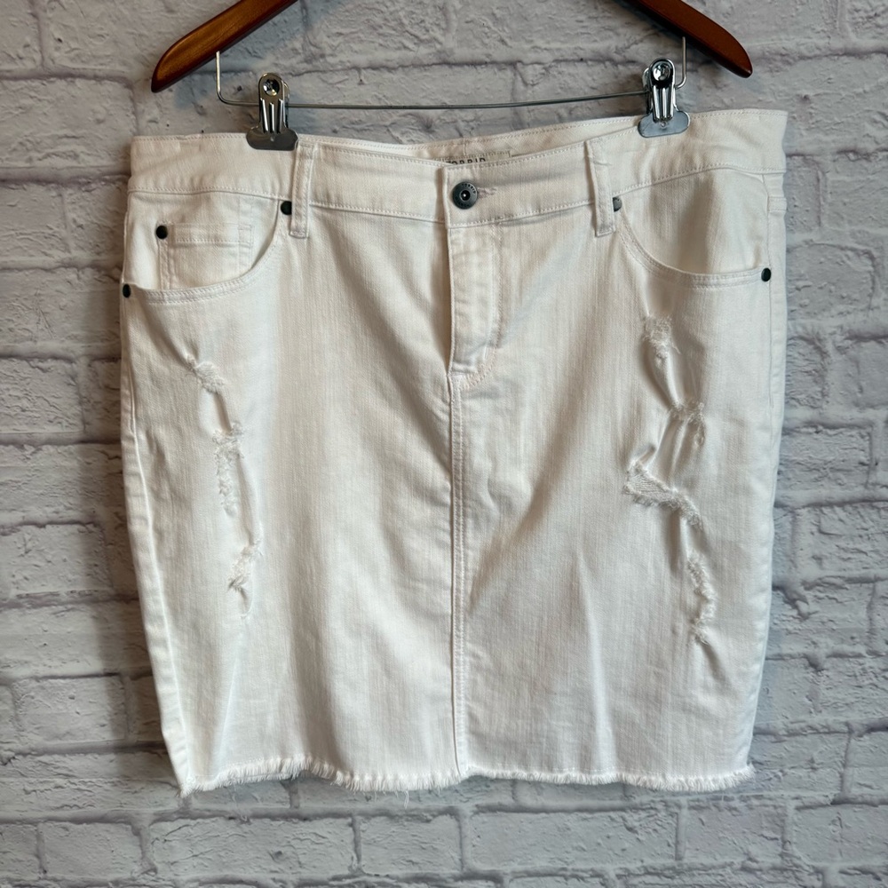 Torrid Denim First at Fit Deconstructed White Denim Mini Skirt 20